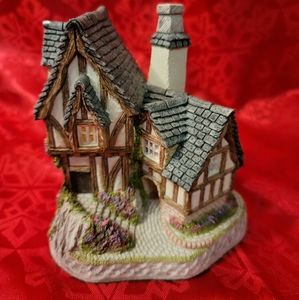 Candlemakers David Winter Cottages: Collector's Piece No. 12